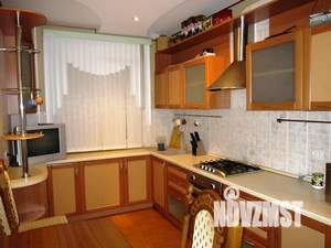 Коттедж 230м², 3-этажный, на длительный срок, 
