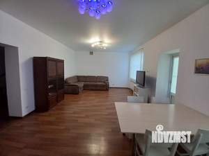Таунхаус 310м², 3-этажный, на длительный срок, 
