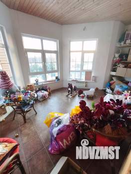 Таунхаус 400м&sup2;, 3-этажный, на длительный срок, 