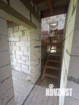 Дом 170м&sup2;, 3-этажный, участок 13 сот.  