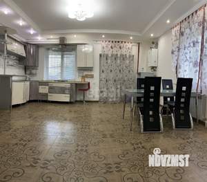 Дом 366м², 2-этажный, участок 8 сот.  