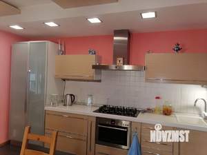 Дом 250м&sup2;, 2-этажный, участок 4 сот.  