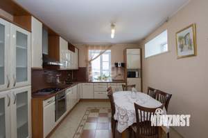 Дом 307м&sup2;, 3-этажный, участок 4 сот.  