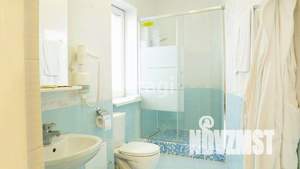 Дом 1703м&sup2;, 5-этажный, участок 11 сот.  