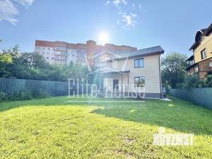 Дом 220м², 3-этажный, участок 8 сот.  