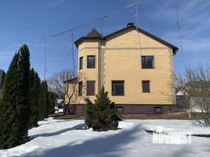 Дом 300м&sup2;, 3-этажный, участок 15 сот.  