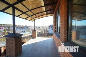 Дом 600м&sup2;, 2-этажный, участок 15 сот.  