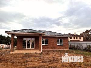 Дом 130м&sup2;, 1-этажный, участок 10 сот.  