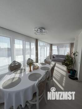 Дом 242м&sup2;, 2-этажный, участок 11 сот.  