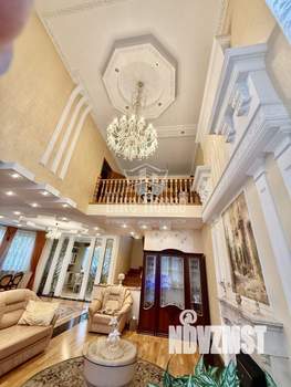 Дом 281м&sup2;, 2-этажный, участок 6 сот.  