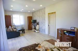 Дом 145м&sup2;, 2-этажный, участок 10 сот.  