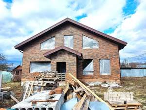 Дом 271м², 2-этажный, участок 10 сот.  