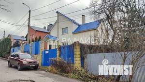 Дом 220м&sup2;, 2-этажный, участок 8 сот.  