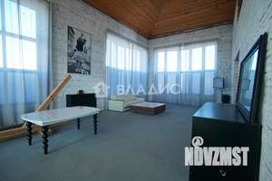 Дом 600м&sup2;, 2-этажный, участок 15 сот.  