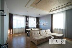 Дом 600м&sup2;, 2-этажный, участок 15 сот.  