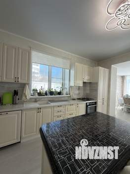 Дом 242м&sup2;, 2-этажный, участок 11 сот.  