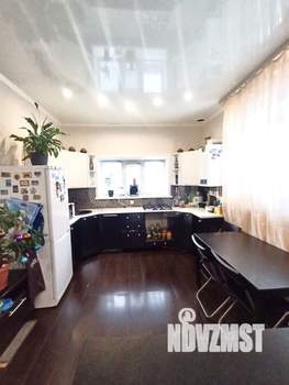 Дом 160м&sup2;, 2-этажный, участок 11 сот.  