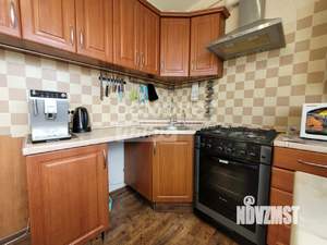 Дом 100м&sup2;, 2-этажный, участок 6 сот.  