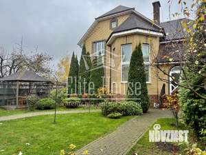 Дом 281м&sup2;, 2-этажный, участок 6 сот.  