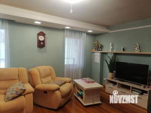 Дом 250м&sup2;, 2-этажный, участок 4 сот.  