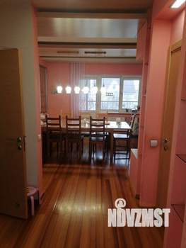 Дом 250м&sup2;, 2-этажный, участок 4 сот.  