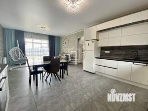 Дом 195м&sup2;, 2-этажный, участок 7 сот.  