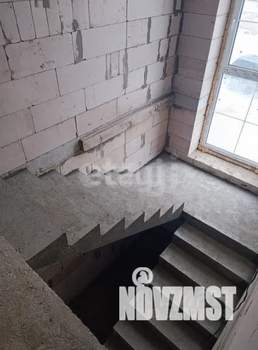 Дом 199м&sup2;, 2-этажный, участок 9 сот.  