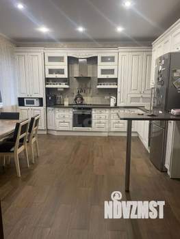 Дом 250м&sup2;, 2-этажный, участок 6 сот.  