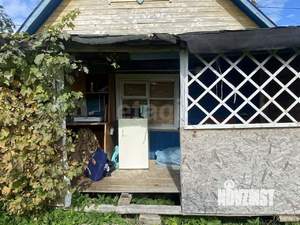 Дом 30м&sup2;, 2-этажный, участок 6 сот.  