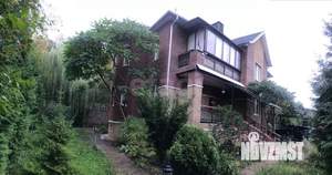 Дом 362м&sup2;, 3-этажный, участок 10 сот.  