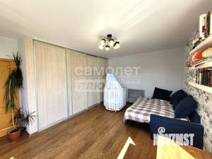 Дом 100м&sup2;, 2-этажный, участок 6 сот.  