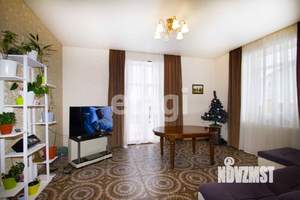 Дом 210м², 3-этажный, участок 10 сот.  
