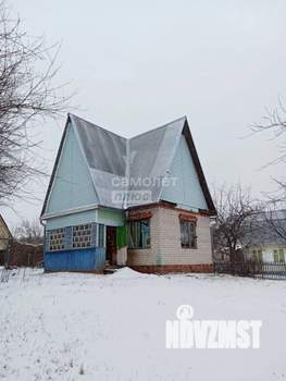 Дом 30м&sup2;, 2-этажный, участок 4 сот.  