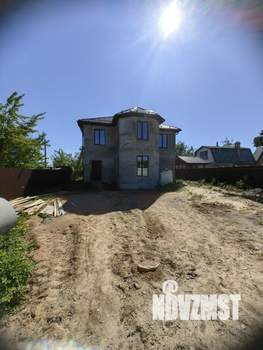 Дом 184м&sup2;, 2-этажный, участок 4 сот.  