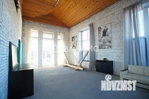 Дом 600м&sup2;, 2-этажный, участок 15 сот.  