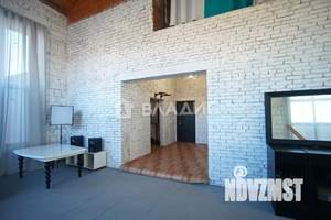 Дом 600м&sup2;, 2-этажный, участок 15 сот.  