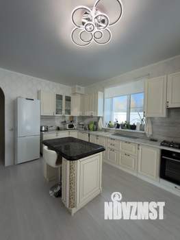 Дом 242м&sup2;, 2-этажный, участок 11 сот.  