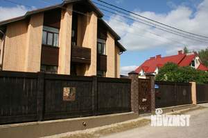 Коттедж 294м&sup2;, 2-этажный, участок 19 сот.  