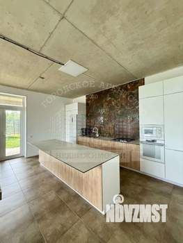 Дом 456м&sup2;, 2-этажный, участок 18 сот.  