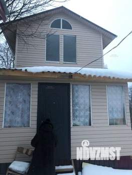 Дом 30м&sup2;, 2-этажный, участок 7 сот.  