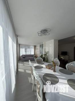 Дом 242м&sup2;, 2-этажный, участок 11 сот.  