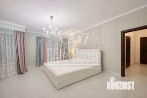 Дом 388м&sup2;, 2-этажный, участок 10 сот.  