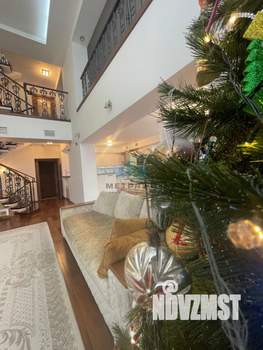 Дом 523м&sup2;, 5-этажный, участок 11 сот.  