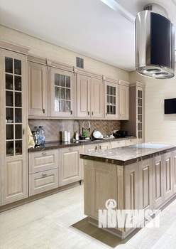 Дом 900м&sup2;, 2-этажный, участок 14 сот.  