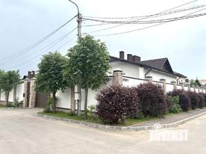 Дом 890м², 2-этажный, участок 14 сот.  