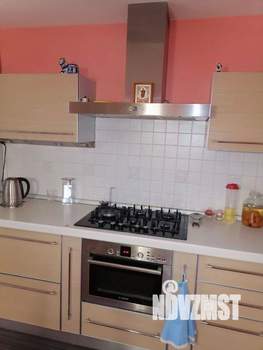 Дом 250м&sup2;, 2-этажный, участок 4 сот.  