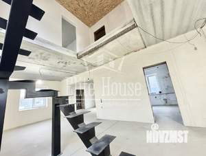 Дом 220м&sup2;, 3-этажный, участок 8 сот.  