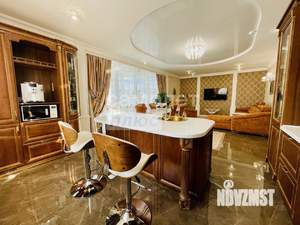 Дом 313м&sup2;, 4-этажный, участок 9 сот.  