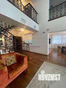 Дом 523м&sup2;, 5-этажный, участок 11 сот.  