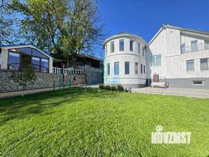 Коттедж 587м&sup2;, 3-этажный, участок 20 сот.  